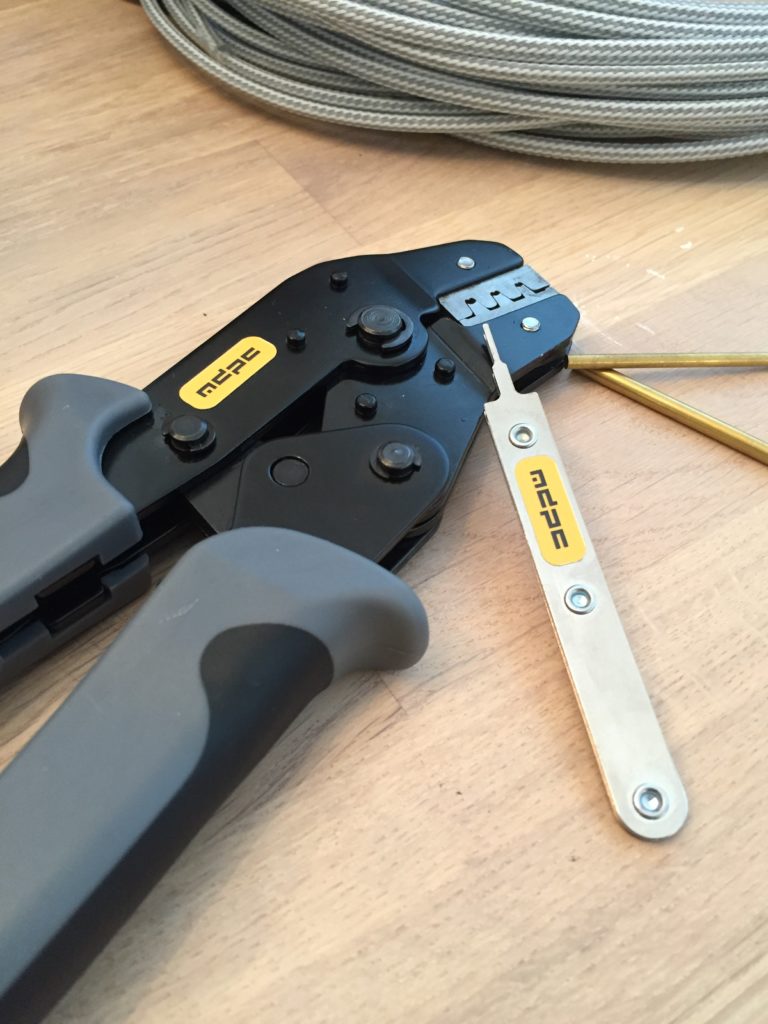 MDPC-X crimping tool and atx pin remover cable sleeving