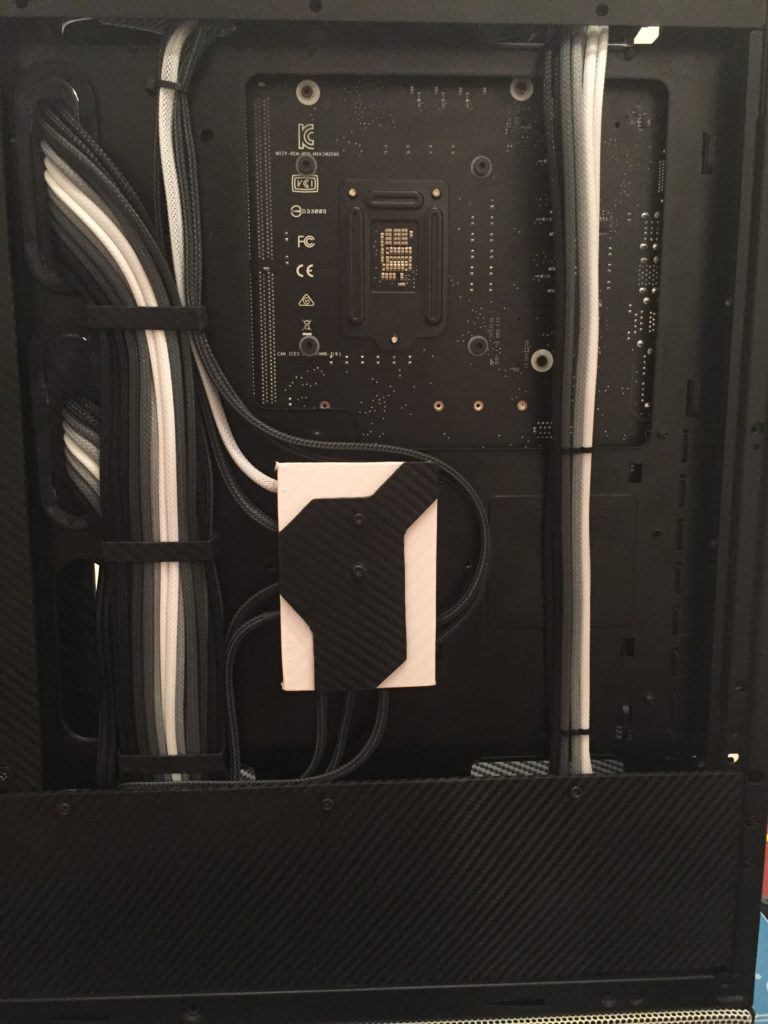 MDPC-X backside cable management sleeving Zeuligan